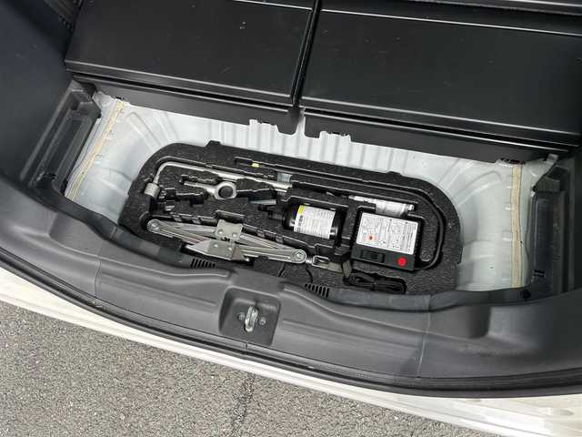 ホンダ Ｎ ＢＯＸ カスタム G Lパッケージ 静岡県 2015(平27)年 10万km プレミアムホワイトパールⅡ 純正メモリーナビ/CD/DVD/ワンセグ/BT/バックカメラ/ETC/両側電動スライドドア/プッシュスタート/スマートキー/キセノンライト/フォグランプ/後席サンシェード/電動格納ミラー/純正AW/フロアマット/ドアバイザー