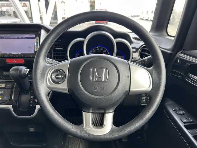 ホンダ Ｎ ＢＯＸ カスタム G Lパッケージ 静岡県 2015(平27)年 10万km プレミアムホワイトパールⅡ 純正メモリーナビ/CD/DVD/ワンセグ/BT/バックカメラ/ETC/両側電動スライドドア/プッシュスタート/スマートキー/キセノンライト/フォグランプ/後席サンシェード/電動格納ミラー/純正AW/フロアマット/ドアバイザー