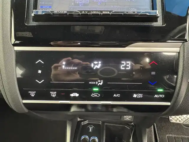 ホンダ フィット ハイブリット Sパッケージ 愛知県 2014(平26)年 5.2万km クリスタルブラックパール 社外ナビ　/（フルセグ/ BT/CD/DVD） /クルーズコントロール　/パドルシフト　/バックモニター　/横滑り防止　/オートライト　/プッシュスタート　/ステアリングスイッチ　/ドライブレコーダー　/ETC　/スマートキー