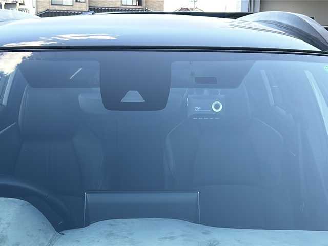 トヨタ カローラ クロス ハイブリッド Z 栃木県 2021(令3)年 2.8万km プラチナホワイトパールマイカ 純正ナビ/フルセグＴＶ/Ｂｌｕｅｔｏｏｔｈ/前後ドライブレコーダー/アラウンドビューモニター/ガラスルーフ/パワーバックドア/パワーシート/ＥＴＣ/クルーズコントロール/シートヒーター/置くだけ充電/ハーフレザーシート/トヨタセーフティセンス/ABS/横滑り防止機能/レーンキープアシスト/コーナーセンサー/盗難防止装置/衝突被害軽減システム/スペアキー