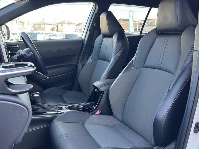 トヨタ カローラ クロス ハイブリッド Z 栃木県 2021(令3)年 2.8万km プラチナホワイトパールマイカ 純正ナビ/フルセグＴＶ/Ｂｌｕｅｔｏｏｔｈ/前後ドライブレコーダー/アラウンドビューモニター/ガラスルーフ/パワーバックドア/パワーシート/ＥＴＣ/クルーズコントロール/シートヒーター/置くだけ充電/ハーフレザーシート/トヨタセーフティセンス/ABS/横滑り防止機能/レーンキープアシスト/コーナーセンサー/盗難防止装置/衝突被害軽減システム/スペアキー