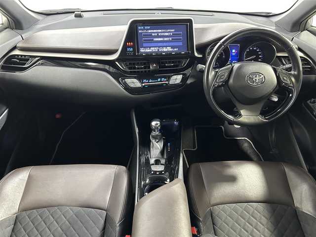 トヨタ Ｃ－ＨＲ G LEDエディション 大阪府 2017(平29)年 5.7万km ブラック/メタルストリームM 純正９ｉｎｃナビ　衝突軽減　レーンアシスト　モデリスタ　クリアランスソナー　オートホールド　スマートキー　ＢＳＭ　バックカメラ　ドラレコ　ＥＴＣ　純正ホイール　シートヒーター　Ｂｌｕｅｔｏｏｔｈ