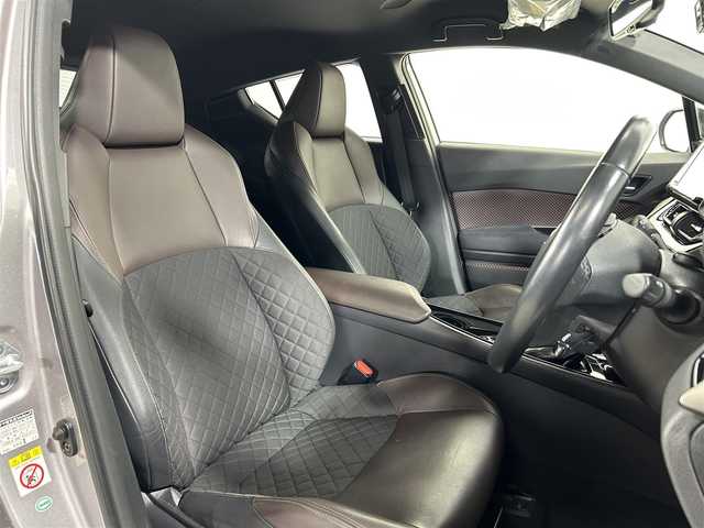 トヨタ Ｃ－ＨＲ G LEDエディション 大阪府 2017(平29)年 5.7万km ブラック/メタルストリームM 純正９ｉｎｃナビ　衝突軽減　レーンアシスト　モデリスタ　クリアランスソナー　オートホールド　スマートキー　ＢＳＭ　バックカメラ　ドラレコ　ＥＴＣ　純正ホイール　シートヒーター　Ｂｌｕｅｔｏｏｔｈ