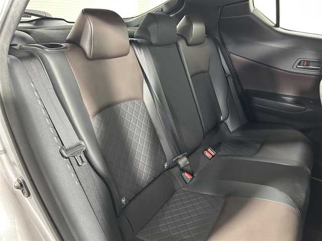 トヨタ Ｃ－ＨＲ G LEDエディション 大阪府 2017(平29)年 5.7万km ブラック/メタルストリームM 純正９ｉｎｃナビ　衝突軽減　レーンアシスト　モデリスタ　クリアランスソナー　オートホールド　スマートキー　ＢＳＭ　バックカメラ　ドラレコ　ＥＴＣ　純正ホイール　シートヒーター　Ｂｌｕｅｔｏｏｔｈ