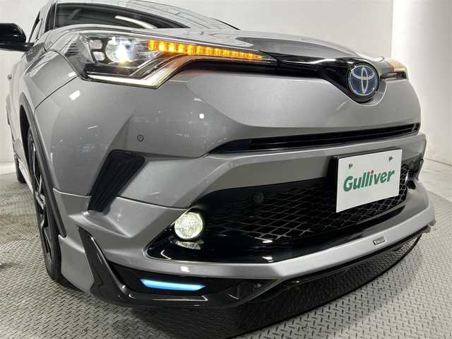 トヨタ Ｃ－ＨＲ G LEDエディション 大阪府 2017(平29)年 5.7万km ブラック/メタルストリームM 純正９ｉｎｃナビ　衝突軽減　レーンアシスト　モデリスタ　クリアランスソナー　オートホールド　スマートキー　ＢＳＭ　バックカメラ　ドラレコ　ＥＴＣ　純正ホイール　シートヒーター　Ｂｌｕｅｔｏｏｔｈ