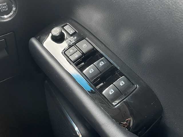 トヨタ アルファード S Cパッケージ 静岡県 2018(平30)年 4.5万km ブラック ●純正ナビ/(フルセグ/CD/DVD/Bluetooth)/●バックカメラ/●レーダークルーズコントロール/●プリクラッシュセーフティー/●レーントレーシングアシスト/●前後クリアランスソナー/●パーキングサポートブレーキ/●オートブレーキホールド/●LEDヘッドライト/●フォグランプ/●オートライト/●オートマチックハイビーム/●ウッドコンボステアリング/●ステアリングスイッチ/●ステアリングヒーター/●両側パワースライドドア/●電動格納ウインカーミラー/●デジタルインナーミラー/●電動リアゲート/●電動パーキングブレーキ/●おくだけ充電/●ETC/●運転席＆助手席エアシート/●運転席＆助手席パワーシート/●運転席シートメモリー/●後席パワーシート/●純正フロアマット/●ドアバイザー/●前方ドライブレコーダー/●ISOFIX/●サンルーフ/●プッシュスタート/●スマートキー/●純正18インチアルミホイール/●W+サイド+カーテンSRS+ABS/●保証書/●取扱説明書