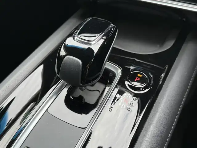 ホンダ ヴェゼル ハイブリッド Z ホンダセンシング 千葉県 2021(令3)年 3.6万km クリスタルブラックパール 純正メモリナビ/フルセグ/バックカメラ/レーダークルーズコントロール/前ドライブレコーダー/ルーフレール/パドルシフト/前席シートヒーター/ETC/ハーフレザー/ホンダセンシング/純正アルミ/LEDライト