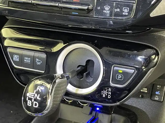 トヨタ プリウス S ツーリングセレクション 滋賀県 2018(平30)年 13.7万km グレーメタリック アルパイン社製９インチディスプレイオーディオ/（Bluetooth/AppleCarPlay/AndroidAuto)/バックカメラ/モデリスタエアロ/前後ドライブレコーダー/純正LEDライト/レザーシート/横滑り防止装置/オートライト