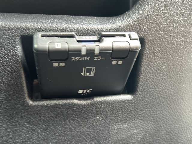 トヨタ オーリス 150X Sパッケージ 兵庫県 2017(平29)年 3.9万km ホワイトパールクリスタルシャイン 純正SDメモリナビ/（Bluetooth/CD/DVD/AM/FM/ワンセグテレビ）/ワンオーナー/ETC/ドラレコ/バックカメラ/プッシュスタート/スマートキー×1/純正アルミホイール16インチ/純正ドアバイザー/プリクラッシュ/車線逸脱防止支援システム/横滑り防止機能