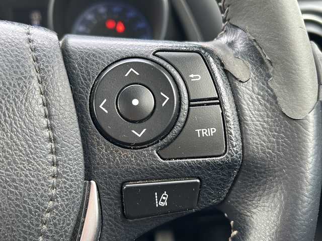 トヨタ オーリス 150X Sパッケージ 兵庫県 2017(平29)年 3.9万km ホワイトパールクリスタルシャイン 純正SDメモリナビ/（Bluetooth/CD/DVD/AM/FM/ワンセグテレビ）/ワンオーナー/ETC/ドラレコ/バックカメラ/プッシュスタート/スマートキー×1/純正アルミホイール16インチ/純正ドアバイザー/プリクラッシュ/車線逸脱防止支援システム/横滑り防止機能