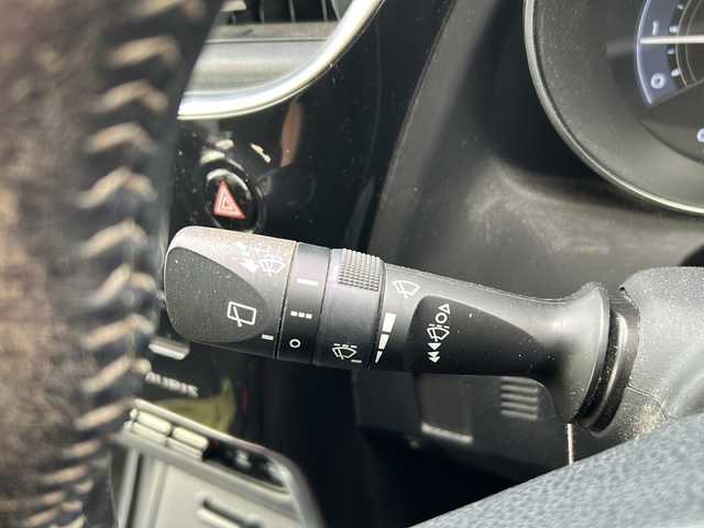 トヨタ オーリス 150X Sパッケージ 兵庫県 2017(平29)年 3.9万km ホワイトパールクリスタルシャイン 純正SDメモリナビ/（Bluetooth/CD/DVD/AM/FM/ワンセグテレビ）/ワンオーナー/ETC/ドラレコ/バックカメラ/プッシュスタート/スマートキー×1/純正アルミホイール16インチ/純正ドアバイザー/プリクラッシュ/車線逸脱防止支援システム/横滑り防止機能