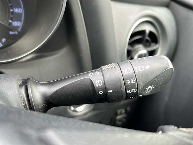 トヨタ オーリス 150X Sパッケージ 兵庫県 2017(平29)年 3.9万km ホワイトパールクリスタルシャイン 純正SDメモリナビ/（Bluetooth/CD/DVD/AM/FM/ワンセグテレビ）/ワンオーナー/ETC/ドラレコ/バックカメラ/プッシュスタート/スマートキー×1/純正アルミホイール16インチ/純正ドアバイザー/プリクラッシュ/車線逸脱防止支援システム/横滑り防止機能