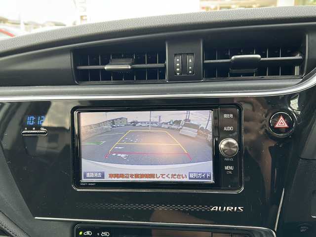 トヨタ オーリス 150X Sパッケージ 兵庫県 2017(平29)年 3.9万km ホワイトパールクリスタルシャイン 純正SDメモリナビ/（Bluetooth/CD/DVD/AM/FM/ワンセグテレビ）/ワンオーナー/ETC/ドラレコ/バックカメラ/プッシュスタート/スマートキー×1/純正アルミホイール16インチ/純正ドアバイザー/プリクラッシュ/車線逸脱防止支援システム/横滑り防止機能