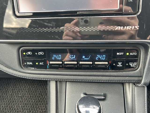 トヨタ オーリス 150X Sパッケージ 兵庫県 2017(平29)年 3.9万km ホワイトパールクリスタルシャイン 純正SDメモリナビ/（Bluetooth/CD/DVD/AM/FM/ワンセグテレビ）/ワンオーナー/ETC/ドラレコ/バックカメラ/プッシュスタート/スマートキー×1/純正アルミホイール16インチ/純正ドアバイザー/プリクラッシュ/車線逸脱防止支援システム/横滑り防止機能