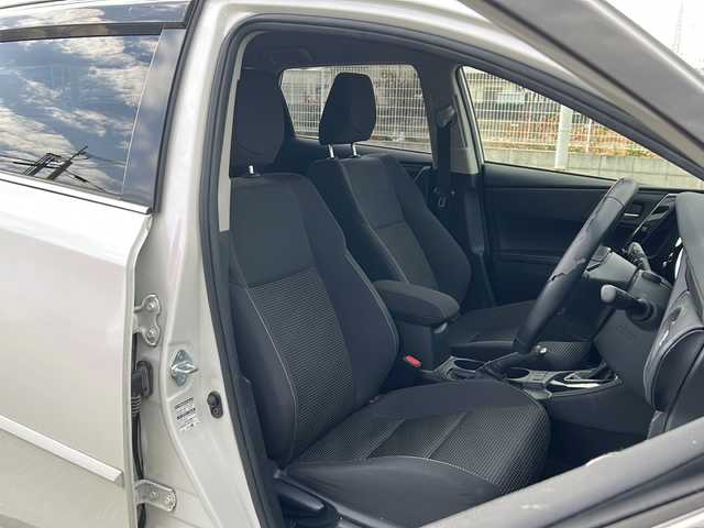 トヨタ オーリス 150X Sパッケージ 兵庫県 2017(平29)年 3.9万km ホワイトパールクリスタルシャイン 純正SDメモリナビ/（Bluetooth/CD/DVD/AM/FM/ワンセグテレビ）/ワンオーナー/ETC/ドラレコ/バックカメラ/プッシュスタート/スマートキー×1/純正アルミホイール16インチ/純正ドアバイザー/プリクラッシュ/車線逸脱防止支援システム/横滑り防止機能