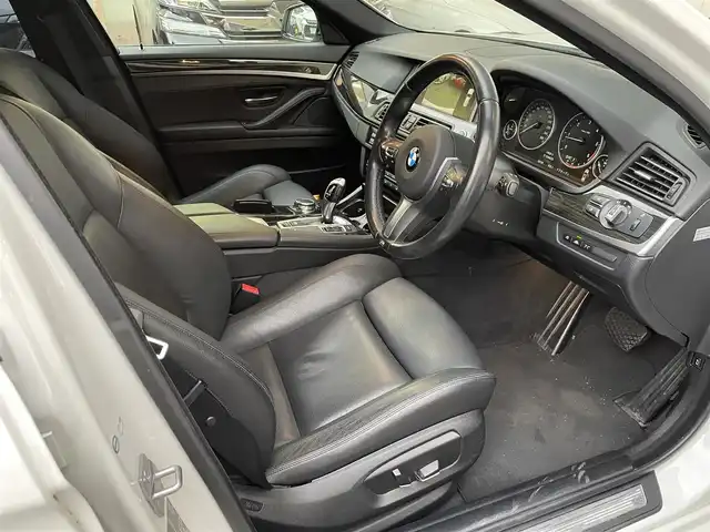 ＢＭＷ ５２３ｄ ツーリング Mスポーツ ハイライン 福岡県 2016(平28)年 6万km アルピンホワイトⅢ サンルーフ/純正ナビ/AM/FM/TV（フルセグ/Bluetooth/アイドリングストップ/クルーズコントロール/パドルシフト/レーンキープアシスト/パーキングアシスト/オートホールド/横滑り防止/シートヒーター（D/N)/パワーシート（D/N)/シートメモリー/パワーバックドア/ETC(ビルドIN）/ドライブレコーダー（前後）/純正アルミホイール/オートライト/フォグランプ/電動格納ミラー/保証書/取扱説明書/スペアキー×１/プッシュスタート