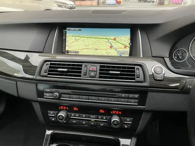 ＢＭＷ ５２３ｄ ツーリング Mスポーツ ハイライン 福岡県 2016(平28)年 6万km アルピンホワイトⅢ サンルーフ/純正ナビ/AM/FM/TV（フルセグ/Bluetooth/アイドリングストップ/クルーズコントロール/パドルシフト/レーンキープアシスト/パーキングアシスト/オートホールド/横滑り防止/シートヒーター（D/N)/パワーシート（D/N)/シートメモリー/パワーバックドア/ETC(ビルドIN）/ドライブレコーダー（前後）/純正アルミホイール/オートライト/フォグランプ/電動格納ミラー/保証書/取扱説明書/スペアキー×１/プッシュスタート