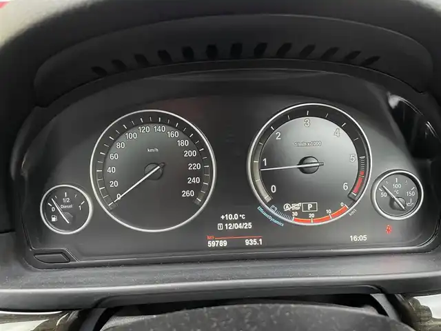 ＢＭＷ ５２３ｄ ツーリング Mスポーツ ハイライン 福岡県 2016(平28)年 6万km アルピンホワイトⅢ サンルーフ/純正ナビ/AM/FM/TV（フルセグ/Bluetooth/アイドリングストップ/クルーズコントロール/パドルシフト/レーンキープアシスト/パーキングアシスト/オートホールド/横滑り防止/シートヒーター（D/N)/パワーシート（D/N)/シートメモリー/パワーバックドア/ETC(ビルドIN）/ドライブレコーダー（前後）/純正アルミホイール/オートライト/フォグランプ/電動格納ミラー/保証書/取扱説明書/スペアキー×１/プッシュスタート