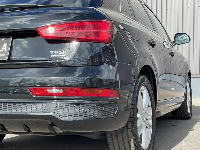 アウディ Ｑ３ 2．0 TFSI クワトロ 180PS 青森県 2017(平29)年 5.4万km ミトスブラックメタリック /4WD/ターボ/黒ハーフレザーシート/前席パワーシート /前席シートヒーター/純正HDDナビ/　(フルセグTV/DVD/Bt)/バックカメラ/社外前後ドラレコ/前後バンパーソナー/シルバールーフレール/パワーバックドア/前後バンパーソナー/革巻きステア・ノブ/パドルシフト/オーディオ/ステアスイッチ/LEDオートライト/ヘットライトウオッシャー/ウインカーミラー /ミラーヒーター/ヒルクライムアシスト/リア5面スモークフィルム/プッシュスタートシステム/W/サイドエアバッグ/ABS/スマートキー