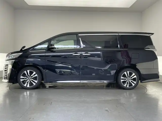 トヨタ ヴェルファイア Z Gエディション 愛知県 2018(平30)年 8.2万km ブラック 純正１０型ナビＴＶ　ＨＤＭＩ　ＢＴ　純正１２．１型後席モニター　黒革シート　シートヒーター　シートベンチレーション　ハンドルヒーター　電動リアゲート　両側パワスラ　衝突軽減　追従クルコン　ＬＥＤオートライト　コーナーセンサー　ＥＴＣ　フォグランプ　セーフティセンス　オットマン　保証書　取説　ワンオナ　禁煙車
