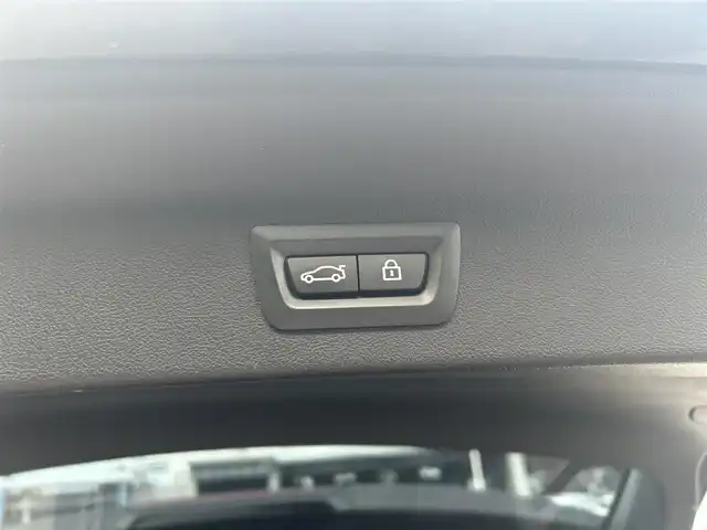 ＢＭＷ Ｘ３ xDrive20d Mスポーツ 滋賀県 2020(令2)年 2.8万km サファイアブラックP ハイラインパッケージ　/セレクトパッケージ　/カープレイ　/電動パノラマサンルーフ　/全席シートヒーター　/リヤサイドウィンドウローラー　/ハーマンカードン　/純正１９ＡＷ　/純正ナビ　/全方位カメラ　/パークアシスト/1オーナー/アンビエントライト