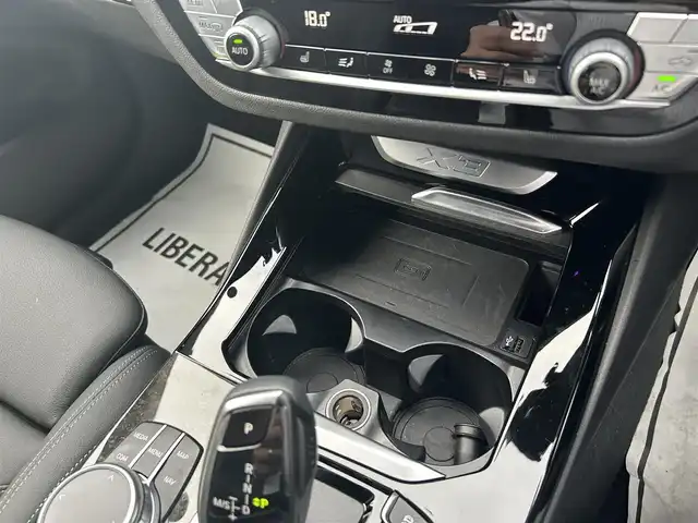 ＢＭＷ Ｘ３ xDrive20d Mスポーツ 滋賀県 2020(令2)年 2.8万km サファイアブラックP ハイラインパッケージ　/セレクトパッケージ　/カープレイ　/電動パノラマサンルーフ　/全席シートヒーター　/リヤサイドウィンドウローラー　/ハーマンカードン　/純正１９ＡＷ　/純正ナビ　/全方位カメラ　/パークアシスト/1オーナー/アンビエントライト