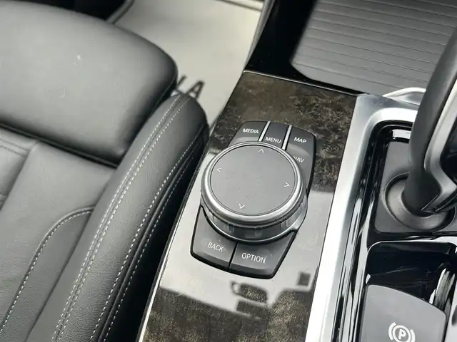 ＢＭＷ Ｘ３ xDrive20d Mスポーツ 滋賀県 2020(令2)年 2.8万km サファイアブラックP ハイラインパッケージ　/セレクトパッケージ　/カープレイ　/電動パノラマサンルーフ　/全席シートヒーター　/リヤサイドウィンドウローラー　/ハーマンカードン　/純正１９ＡＷ　/純正ナビ　/全方位カメラ　/パークアシスト/1オーナー/アンビエントライト