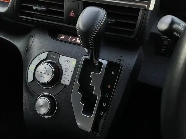 トヨタ シエンタ ハイブリッド G 福岡県 2017(平29)年 6.3万km ホワイトパールクリスタルシャイン 純正7型SDナビ(フルセグTV/CD/DVD/BT)バックモニタートヨタセーフティーセンス両側パワスラETCドラレコ純正LEDヘッドライト純正フロアマット純正アルミホイール15インチスマートキープッシュスタート
