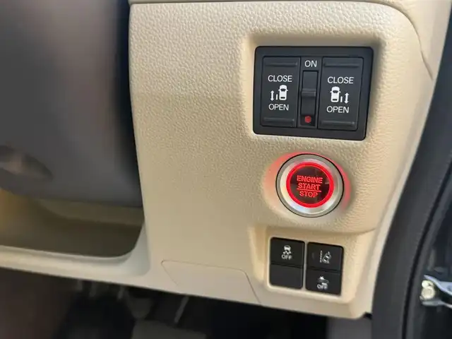 ホンダ Ｎ ＢＯＸ G L ホンダセンシング 香川県 2019(令1)年 0.8万km クリスタルブラックパール ワンオーナー/純正SDナビ/フルセグ/バックカメラ/両側パワースライドドア/ホンダセンシング/レーダークルーズコントロール/レーンキープ/LEDヘッドライト/ドライブレコーダー/ビルトインETC