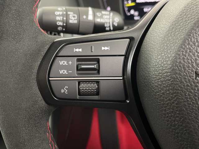 ホンダ シビック タイプR 埼玉県 2025(令7)年 0.1千km フレームレッド 純正ナビ/（FM/AM/TV/USB/BT）/ビルトインＥＴＣ２．０　/ブラインドスポットモニター　/ヒーデットドアミラー/レーダークルーズコントロール/コーナーセンサー　/レーンキープアシスト　/衝突軽減ブレーキ　/革巻きハンドル　/ＬＥＤヘッドライト/プッシュスタート/スマートキー