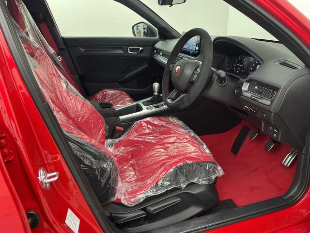 ホンダ シビック タイプR 埼玉県 2025(令7)年 0.1千km フレームレッド 純正ナビ/（FM/AM/TV/USB/BT）/ビルトインＥＴＣ２．０　/ブラインドスポットモニター　/ヒーデットドアミラー/レーダークルーズコントロール/コーナーセンサー　/レーンキープアシスト　/衝突軽減ブレーキ　/革巻きハンドル　/ＬＥＤヘッドライト/プッシュスタート/スマートキー