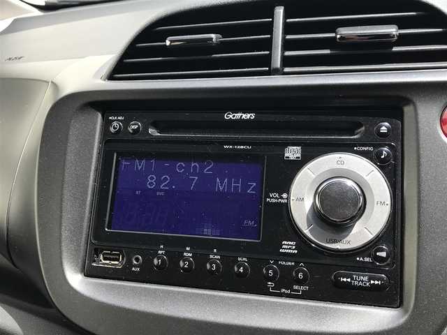 ホンダ フィット RS 富山県 2013(平25)年 8.3万km プレミアムイエローパールⅡ 6速MT/カーオーディオ/スマートキー/横滑り防止装置/革巻きステアリング/HIDヘッドライト/オートライト/電動格納ミラー/ウインカーミラー/フォグランプ/純正AWサマータイヤ車載/ETC