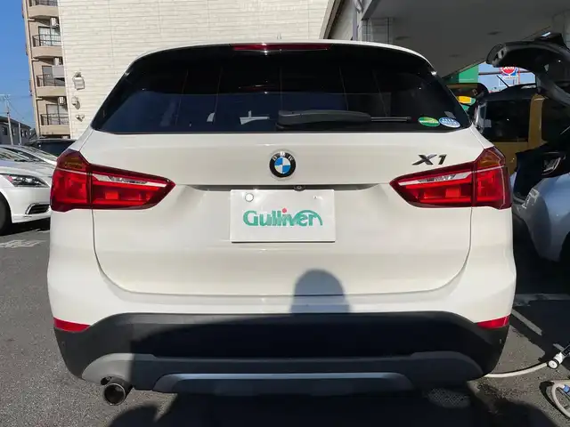 ＢＭＷ Ｘ１ 東京都 2016(平28)年 7.8万km アルピンホワイトⅢ 純正HDDナビ/・Bluetooth接続/・FM AM/・バックカメラ/黒革ハーフレザーシート/・パワーシート/パーキングアシスト/コーナーセンサー/ETC/純正18インチAW/左右独立オートエアコン/スマートキー/ABS/横滑り防止/盗難防止/MTモード付AT/スペアキー/保証書＆取扱説明書