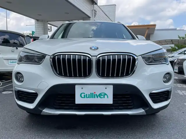 ＢＭＷ Ｘ１ 東京都 2016(平28)年 7.8万km アルピンホワイトⅢ 純正HDDナビ/・Bluetooth接続/・FM AM/・バックカメラ/黒革ハーフレザーシート/・パワーシート/パーキングアシスト/コーナーセンサー/ETC/純正18インチAW/左右独立オートエアコン/スマートキー/ABS/横滑り防止/盗難防止/MTモード付AT/スペアキー/保証書＆取扱説明書
