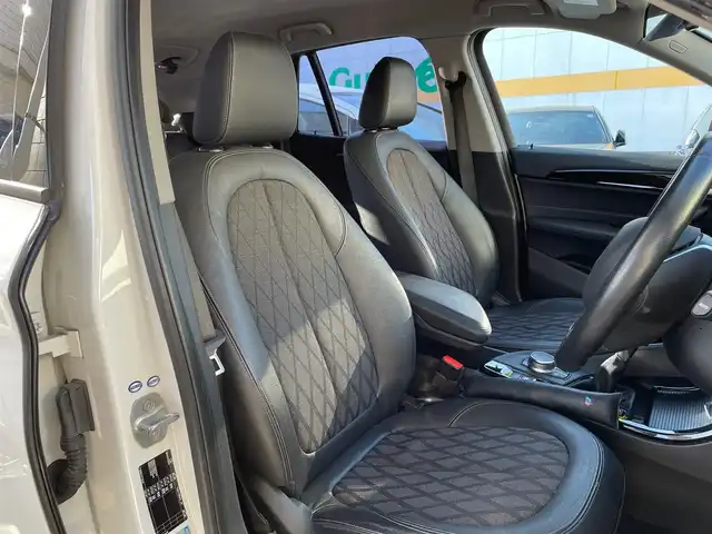 ＢＭＷ Ｘ１ 東京都 2016(平28)年 7.8万km アルピンホワイトⅢ 純正HDDナビ/・Bluetooth接続/・FM AM/・バックカメラ/黒革ハーフレザーシート/・パワーシート/パーキングアシスト/コーナーセンサー/ETC/純正18インチAW/左右独立オートエアコン/スマートキー/ABS/横滑り防止/盗難防止/MTモード付AT/スペアキー/保証書＆取扱説明書