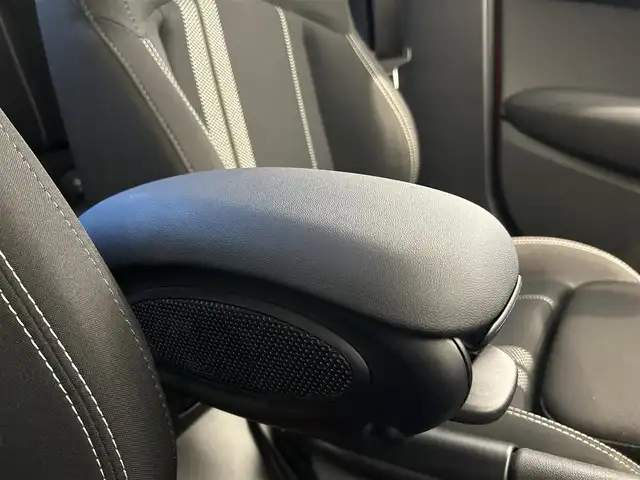 ＭＩＮＩ ミニ クーパー S 福岡県 2018(平30)年 2.3万km チリ・レッド ユニオンジャックテール　/純正ナビ　/バックカメラ　/ＡＣＣ　/前後ソナー　/ＪＣＷレザーステアリング　/ＭＩＮＩＹｏｕｒｓイルミネーテッド　/パドルシフト　/ＭＩＮＩドライビングモード　/スマートキー　/ＬＥＤライト