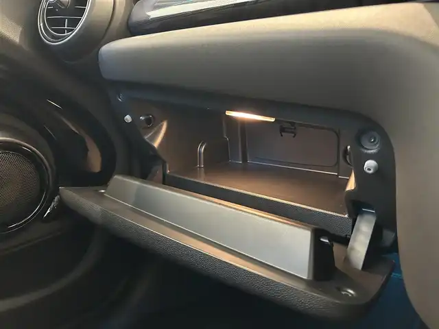ＭＩＮＩ ミニ クーパー S 福岡県 2018(平30)年 2.3万km チリ・レッド ユニオンジャックテール　/純正ナビ　/バックカメラ　/ＡＣＣ　/前後ソナー　/ＪＣＷレザーステアリング　/ＭＩＮＩＹｏｕｒｓイルミネーテッド　/パドルシフト　/ＭＩＮＩドライビングモード　/スマートキー　/ＬＥＤライト