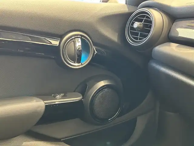 ＭＩＮＩ ミニ クーパー S 福岡県 2018(平30)年 2.3万km チリ・レッド ユニオンジャックテール　/純正ナビ　/バックカメラ　/ＡＣＣ　/前後ソナー　/ＪＣＷレザーステアリング　/ＭＩＮＩＹｏｕｒｓイルミネーテッド　/パドルシフト　/ＭＩＮＩドライビングモード　/スマートキー　/ＬＥＤライト