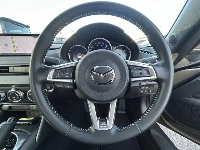 マツダ ロードスター S スペシャルパッケージ 大阪府 2024(令6)年 0.4万km ジルコンサンドメタリック 純正8.8インチナビ（フルセグ/Bluetooth/USB)/バックカメラ/レーダークルーズコントロール/衝突被害軽減システム/レーンキープアシスト/横滑り防止装置/コーナーセンサー/アイドリングストップ/ビルトインETC2.0/ドライブレコーダー/オートマチックハイビーム/純正AW（16inch)/純正フロアマット/純正LEDライト/スペアキー1本