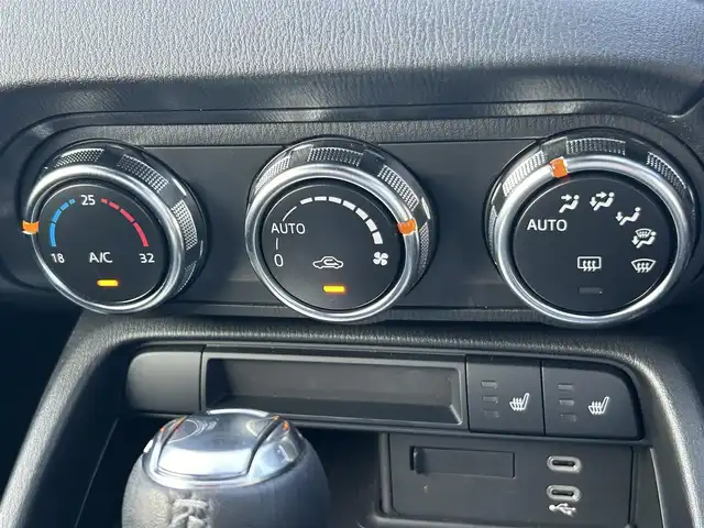 マツダ ロードスター S スペシャルパッケージ 大阪府 2024(令6)年 0.4万km ジルコンサンドメタリック 純正8.8インチナビ（フルセグ/Bluetooth/USB)/バックカメラ/レーダークルーズコントロール/衝突被害軽減システム/レーンキープアシスト/横滑り防止装置/コーナーセンサー/アイドリングストップ/ビルトインETC2.0/ドライブレコーダー/オートマチックハイビーム/純正AW（16inch)/純正フロアマット/純正LEDライト/スペアキー1本