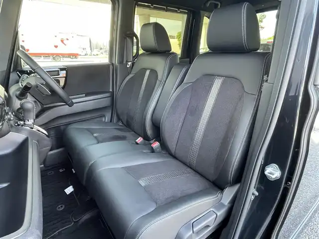 ホンダ Ｎ ＢＯＸ カスタム L ターボ 福岡県 2023(令5)年 1.3万km ミッドナイトブルービームM ワンオーナー/純正メモリナビ【VXM-234VFi】/(AM/FM/CD/DVD/Music Rsck/Bluetooth/iPod/フルセグTV)/バックカメラ/ホンダセンシング/・衝突軽減ブレーキ/・誤発進抑制機能/・後方誤発進抑制機能/・歩行者事故低減ステアリング/・路外逸脱抑制機能/・先行車発進お知らせ機能/・標識認識機能/・アダプティブクルーズコントロール/・車線維持支援システム/横滑り抑制機能/盗難防止装置/両側パワースライドドア/純正15インチアルミホイール/純正前方ドライブレコーダー【DRH-224SD】/ビルトインETC/黒ハーフレザーシート/革巻きステアリング/ステアリングスイッチ/純正フロアマット/シートヒーター(D/N)/後席ロールサンシェード/プッシュスタート/ブレーキホールド/USB端子/アクセサリーソケット/スペアキー×1/ISOFIX/保証書/取扱説明書/ナビ取扱説明書