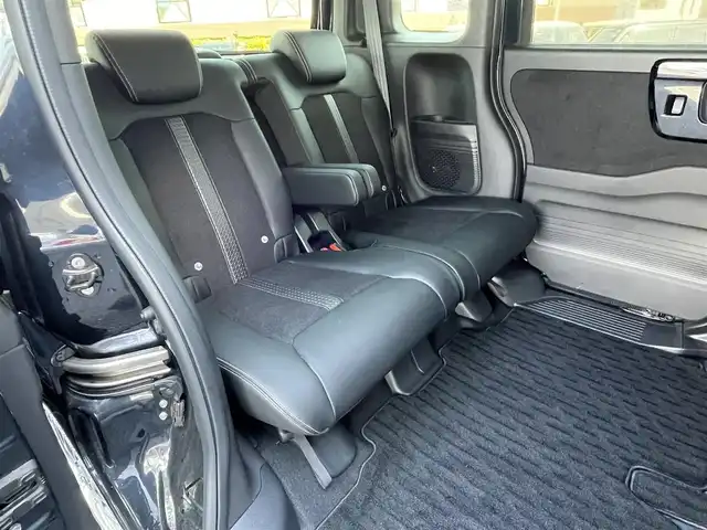 ホンダ Ｎ ＢＯＸ カスタム L ターボ 福岡県 2023(令5)年 1.3万km ミッドナイトブルービームM ワンオーナー/純正メモリナビ【VXM-234VFi】/(AM/FM/CD/DVD/Music Rsck/Bluetooth/iPod/フルセグTV)/バックカメラ/ホンダセンシング/・衝突軽減ブレーキ/・誤発進抑制機能/・後方誤発進抑制機能/・歩行者事故低減ステアリング/・路外逸脱抑制機能/・先行車発進お知らせ機能/・標識認識機能/・アダプティブクルーズコントロール/・車線維持支援システム/横滑り抑制機能/盗難防止装置/両側パワースライドドア/純正15インチアルミホイール/純正前方ドライブレコーダー【DRH-224SD】/ビルトインETC/黒ハーフレザーシート/革巻きステアリング/ステアリングスイッチ/純正フロアマット/シートヒーター(D/N)/後席ロールサンシェード/プッシュスタート/ブレーキホールド/USB端子/アクセサリーソケット/スペアキー×1/ISOFIX/保証書/取扱説明書/ナビ取扱説明書