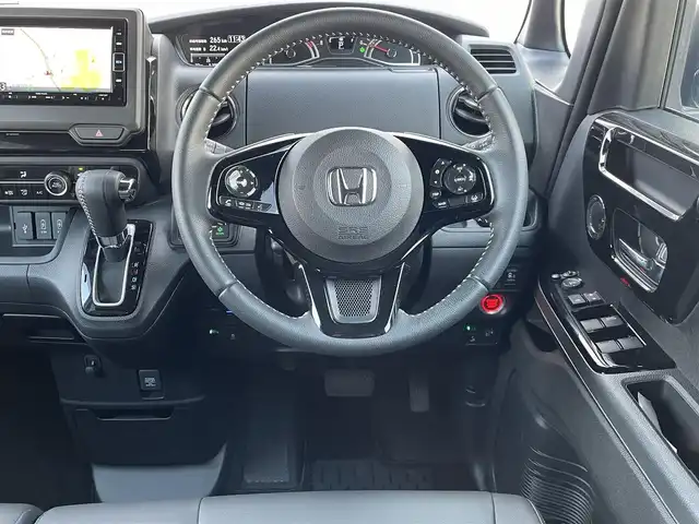 ホンダ Ｎ ＢＯＸ カスタム L ターボ 福岡県 2023(令5)年 1.3万km ミッドナイトブルービームM ワンオーナー/純正メモリナビ【VXM-234VFi】/(AM/FM/CD/DVD/Music Rsck/Bluetooth/iPod/フルセグTV)/バックカメラ/ホンダセンシング/・衝突軽減ブレーキ/・誤発進抑制機能/・後方誤発進抑制機能/・歩行者事故低減ステアリング/・路外逸脱抑制機能/・先行車発進お知らせ機能/・標識認識機能/・アダプティブクルーズコントロール/・車線維持支援システム/横滑り抑制機能/盗難防止装置/両側パワースライドドア/純正15インチアルミホイール/純正前方ドライブレコーダー【DRH-224SD】/ビルトインETC/黒ハーフレザーシート/革巻きステアリング/ステアリングスイッチ/純正フロアマット/シートヒーター(D/N)/後席ロールサンシェード/プッシュスタート/ブレーキホールド/USB端子/アクセサリーソケット/スペアキー×1/ISOFIX/保証書/取扱説明書/ナビ取扱説明書