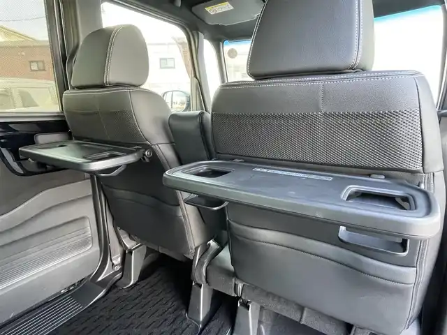 ホンダ Ｎ ＢＯＸ カスタム L ターボ 福岡県 2023(令5)年 1.3万km ミッドナイトブルービームM ワンオーナー/純正メモリナビ【VXM-234VFi】/(AM/FM/CD/DVD/Music Rsck/Bluetooth/iPod/フルセグTV)/バックカメラ/ホンダセンシング/・衝突軽減ブレーキ/・誤発進抑制機能/・後方誤発進抑制機能/・歩行者事故低減ステアリング/・路外逸脱抑制機能/・先行車発進お知らせ機能/・標識認識機能/・アダプティブクルーズコントロール/・車線維持支援システム/横滑り抑制機能/盗難防止装置/両側パワースライドドア/純正15インチアルミホイール/純正前方ドライブレコーダー【DRH-224SD】/ビルトインETC/黒ハーフレザーシート/革巻きステアリング/ステアリングスイッチ/純正フロアマット/シートヒーター(D/N)/後席ロールサンシェード/プッシュスタート/ブレーキホールド/USB端子/アクセサリーソケット/スペアキー×1/ISOFIX/保証書/取扱説明書/ナビ取扱説明書