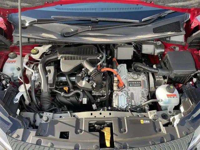 日産 オーラ G レザーエディション 滋賀県 2024(令6)年 0.5万km ガーネットレッド/スーパーブラック 2トーン 純正ナビ/(Bluetooth/フルセグ/Am/FM)/衝突軽減ブレーキ/アラウンドビューモニター/レーンキープアシスト/標識認識/電動パーキング/ブレーキホールド/レザーシート/D席パワーシート/Autoハイビーム/LEDオートライト/フォグ/デジタルインナーミラー/クリアランスソナー/ETC/USB/スペアキー