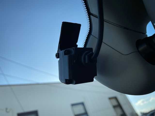 アウディ Ａ４ オールロードクワトロ 青森県 2015(平27)年 11.8万km フローレットシルバーM ４WD/純正ナビ(BlueTooth/RADIO)/本革シート（黒）/D/N席シートヒーター/D/N席パワーシート/MTモード/ルーフレール/ステアリングスイッチ/フォグランプ/スペアキー/245/45/18純正アルミホイール/保証書/取扱説明書/ナビ説明書/記録簿(令和6年ディーラー点検あり)