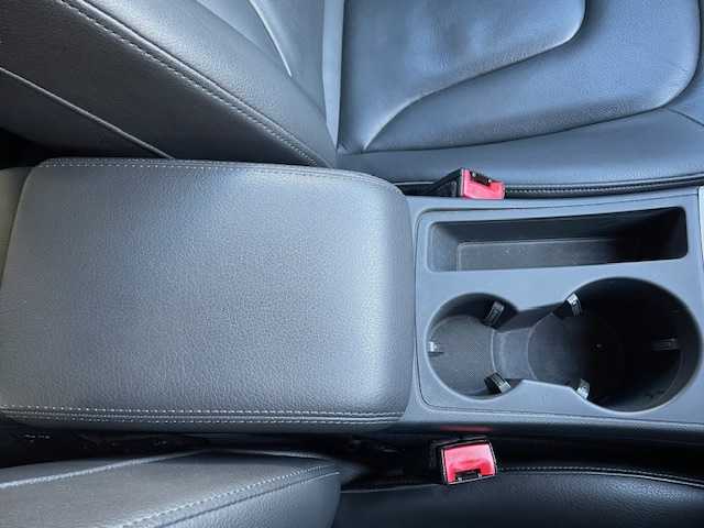 アウディ Ａ４ オールロードクワトロ 青森県 2015(平27)年 11.8万km フローレットシルバーM ４WD/純正ナビ(BlueTooth/RADIO)/本革シート（黒）/D/N席シートヒーター/D/N席パワーシート/MTモード/ルーフレール/ステアリングスイッチ/フォグランプ/スペアキー/245/45/18純正アルミホイール/保証書/取扱説明書/ナビ説明書/記録簿(令和6年ディーラー点検あり)