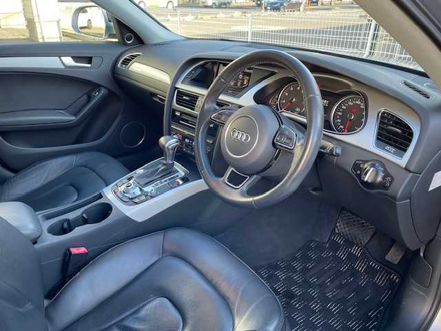 アウディ Ａ４ オールロードクワトロ 青森県 2015(平27)年 11.8万km フローレットシルバーM ４WD/純正ナビ(BlueTooth/RADIO)/本革シート（黒）/D/N席シートヒーター/D/N席パワーシート/MTモード/ルーフレール/ステアリングスイッチ/フォグランプ/スペアキー/245/45/18純正アルミホイール/保証書/取扱説明書/ナビ説明書/記録簿(令和6年ディーラー点検あり)