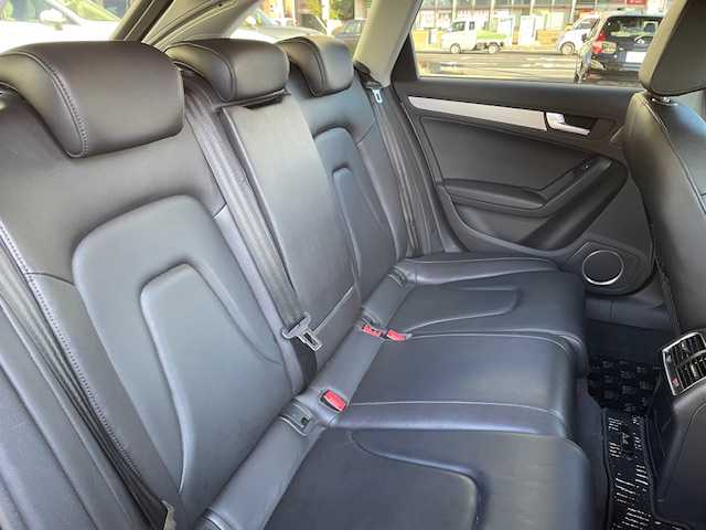 アウディ Ａ４ オールロードクワトロ 青森県 2015(平27)年 11.8万km フローレットシルバーM ４WD/純正ナビ(BlueTooth/RADIO)/本革シート（黒）/D/N席シートヒーター/D/N席パワーシート/MTモード/ルーフレール/ステアリングスイッチ/フォグランプ/スペアキー/245/45/18純正アルミホイール/保証書/取扱説明書/ナビ説明書/記録簿(令和6年ディーラー点検あり)