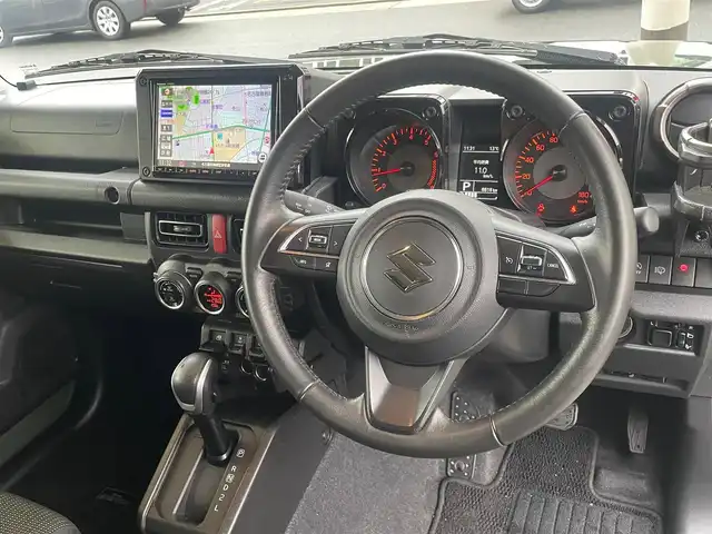 スズキ ジムニー シエラ JC 愛知県 2023(令5)年 0.9万km ジャングルグリーン /当店買取/喫煙/1オーナー/純正8インチナビcn-rz875//デュアルセンサーブレーキサポート//誤発進抑制/車線逸脱抑制機能//LEDヘッド/Aライト/AHB//バックカメラ//フルセグTV/CD/DVD/USB/Bluetooth/TVキャンセラ///前席シートヒーター//ヒーテッドミラー/電動格納ミラー//ETC/ドラレコ（SD欠品）//保証書/取説/スペアキー//ディーラー記録簿R7年